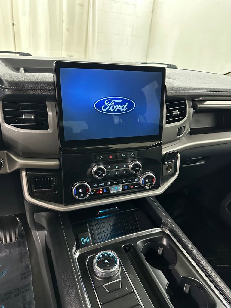 Used 2024 Ford Expedition Max XLT image 21