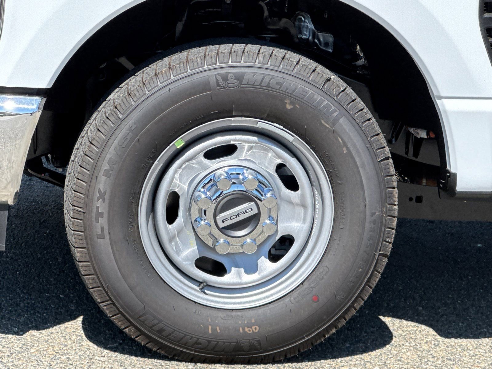 New 2025 Ford F250 XL w/ XL Chrome Package image 27