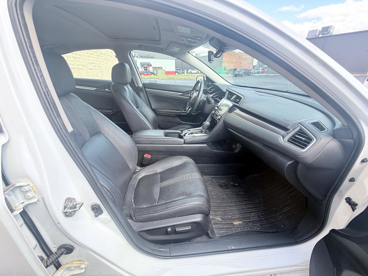 Used 2019 Honda Civic Touring image 8