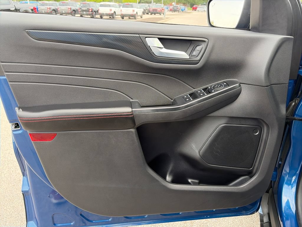 Used 2023 Ford Escape ST-Line w/ Equipment Group 301A FWD image 13