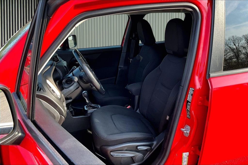 Used 2018 Jeep Renegade Latitude image 26