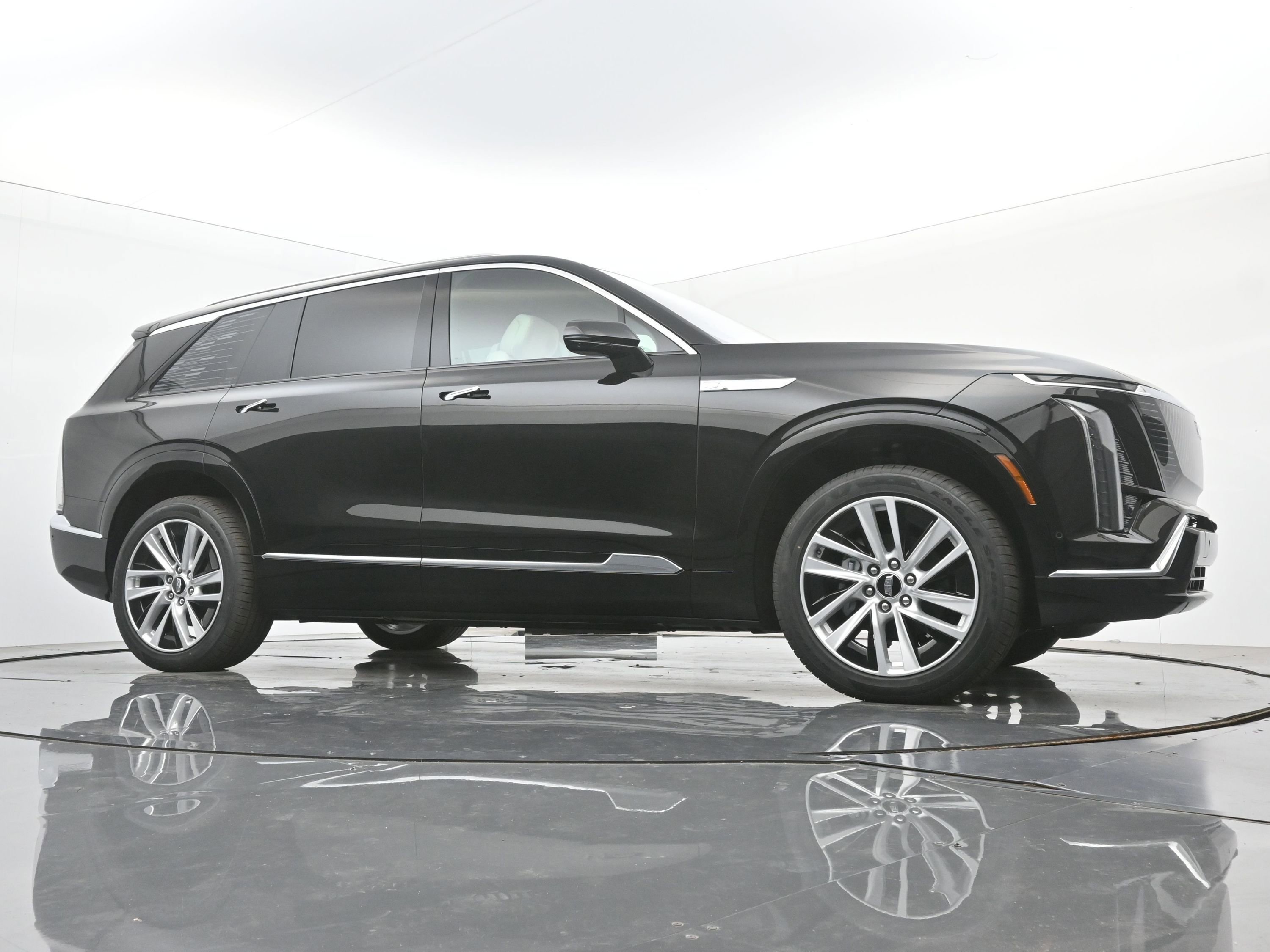 New 2026 Cadillac Vistiq Luxury w/ LPO, Floor Liner Package image 21