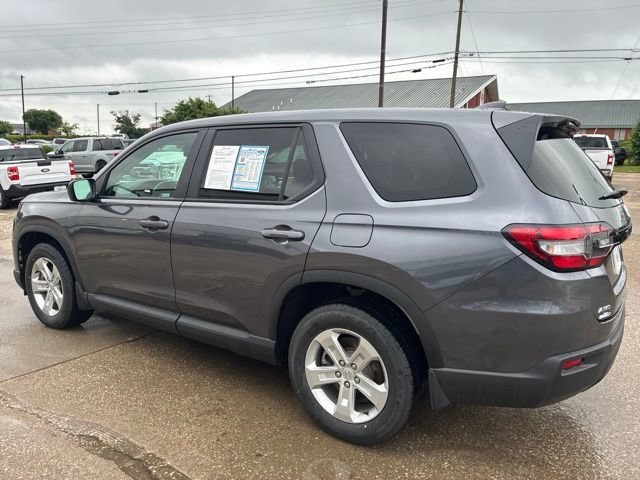 Used 2023 Honda Pilot LX image 5