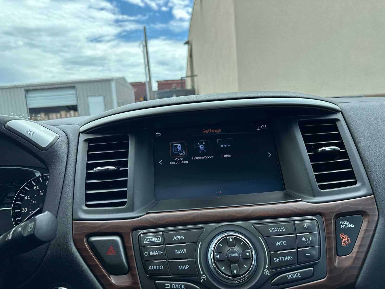 Used 2017 Nissan Pathfinder Platinum AWD/4WD image 68