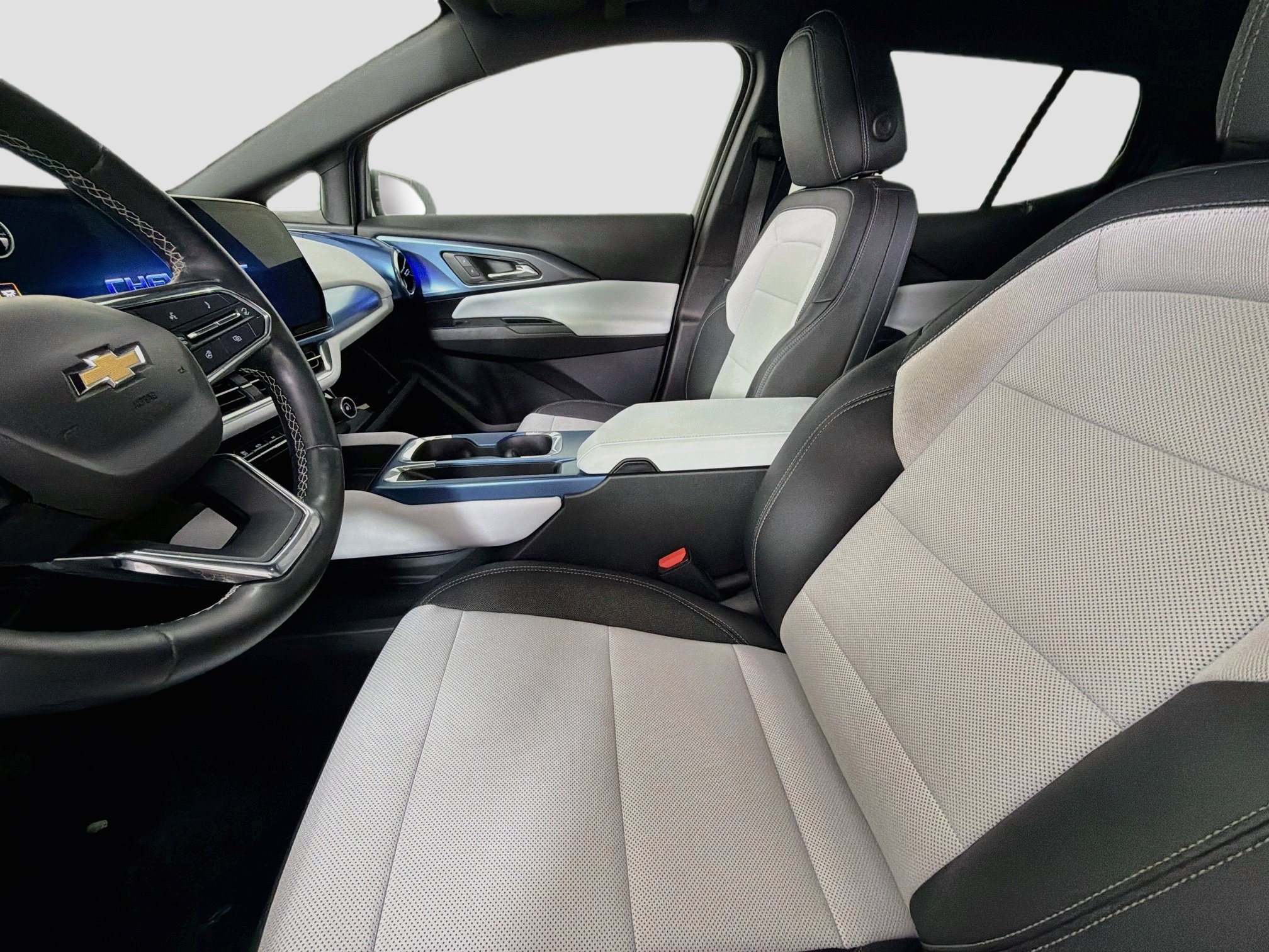 Used 2024 Chevrolet Equinox EV LT FWD image 13