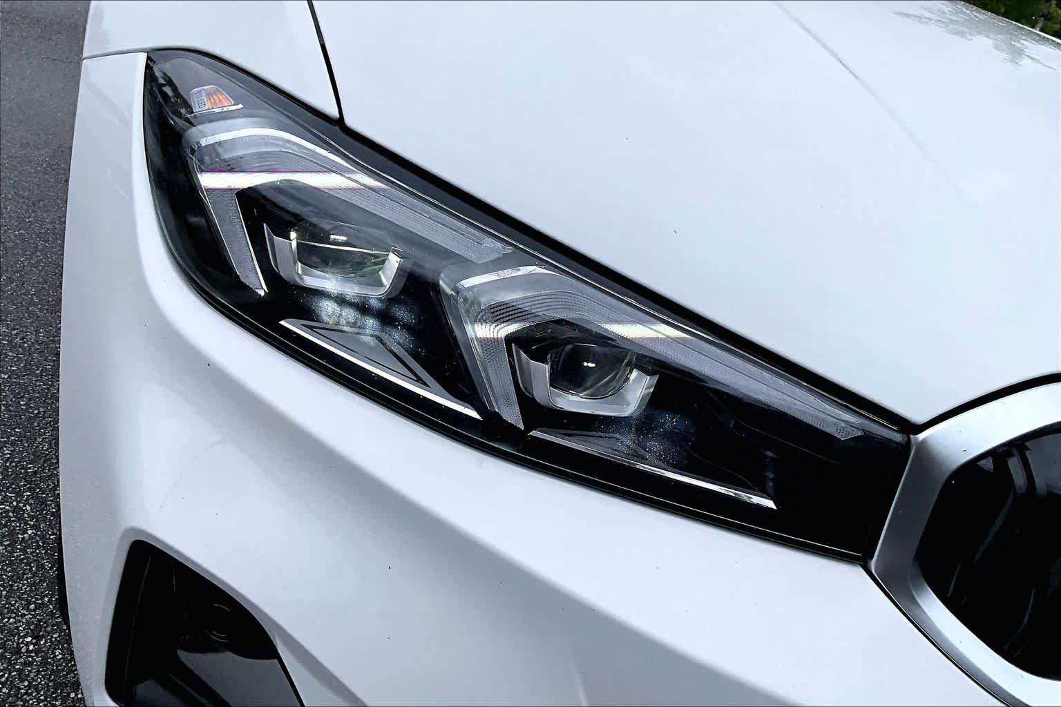 Certified 2025 BMW 330i Sedan RWD image 28