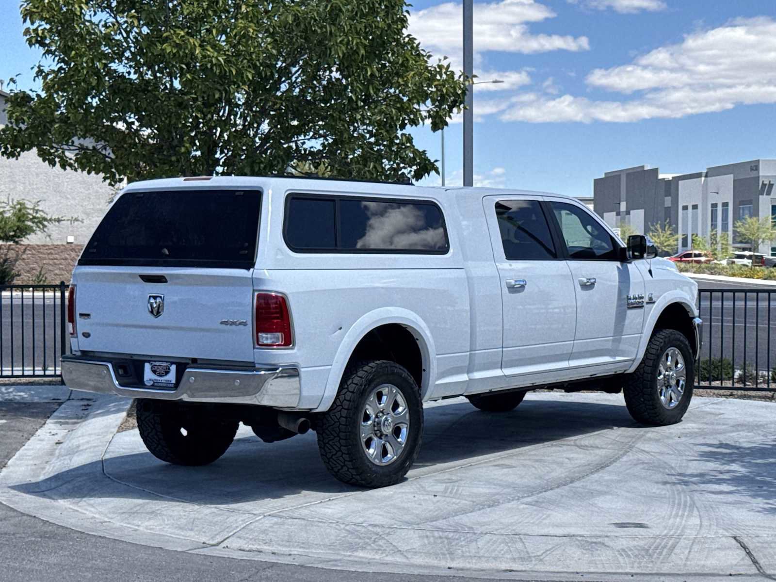 Used 2018 RAM 2500 Laramie w/ Cold Weather Group AWD/4WD image 8