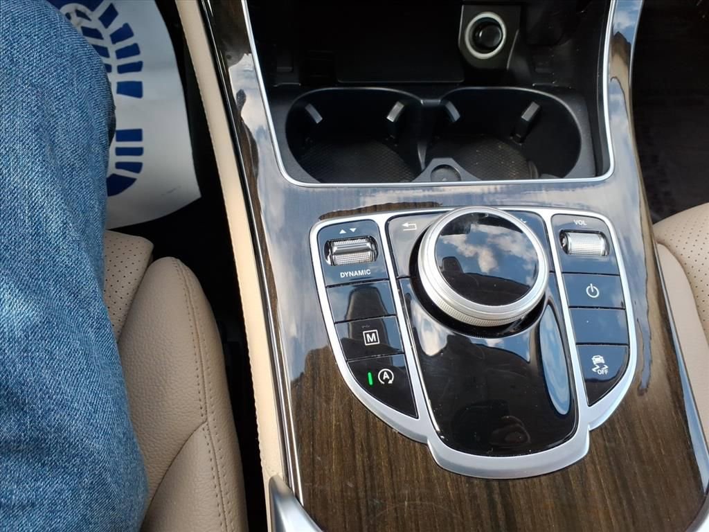 Used 2018 Mercedes-Benz GLC 300 4MATIC w/ Premium Package image 15