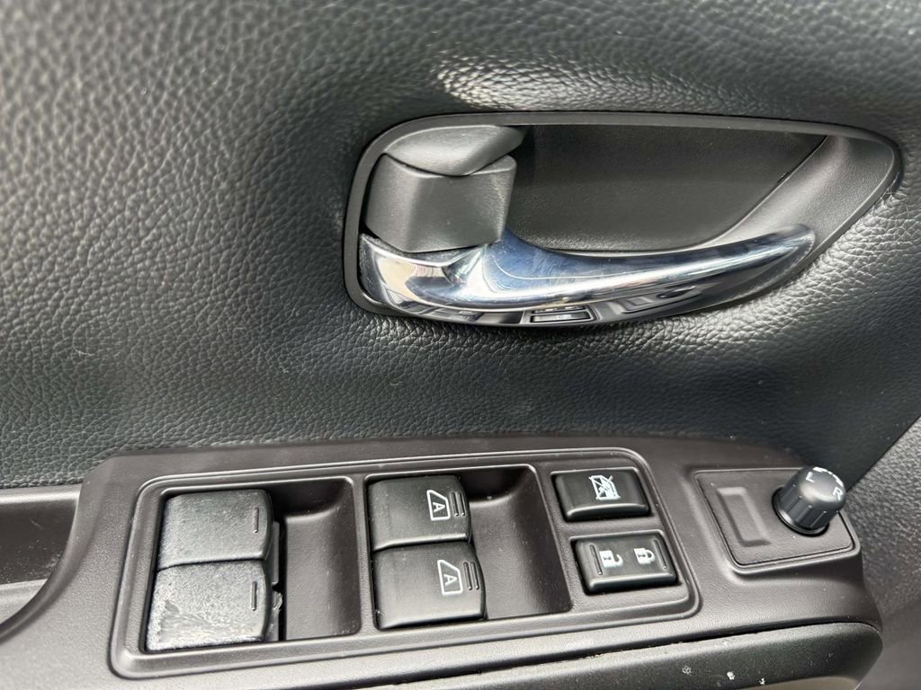 Used 2020 Nissan Titan PRO-4X w/ Pro-4x Utility Package image 11