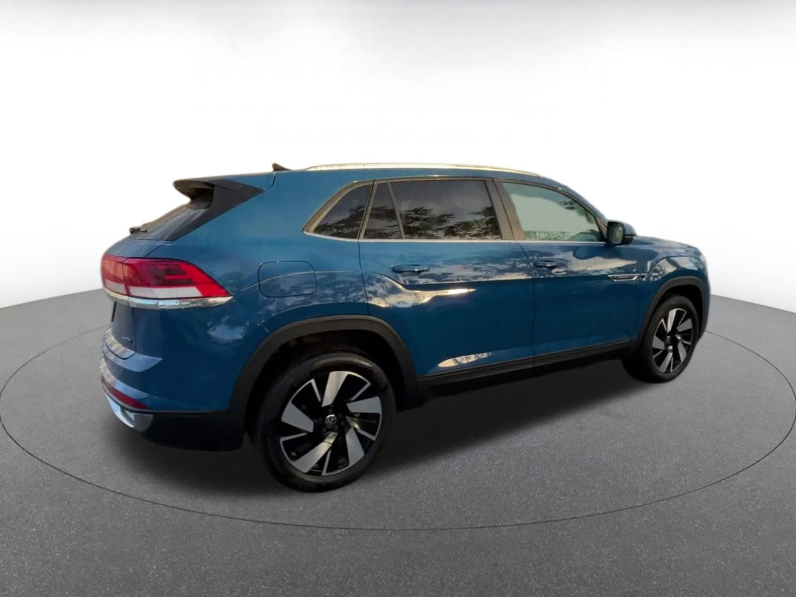 Used 2025 Volkswagen Atlas Cross Sport SE image 15