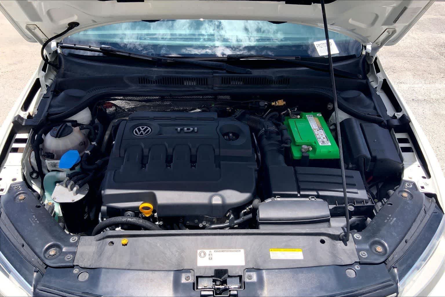 Used 2015 Volkswagen Jetta TDI S FWD image 9