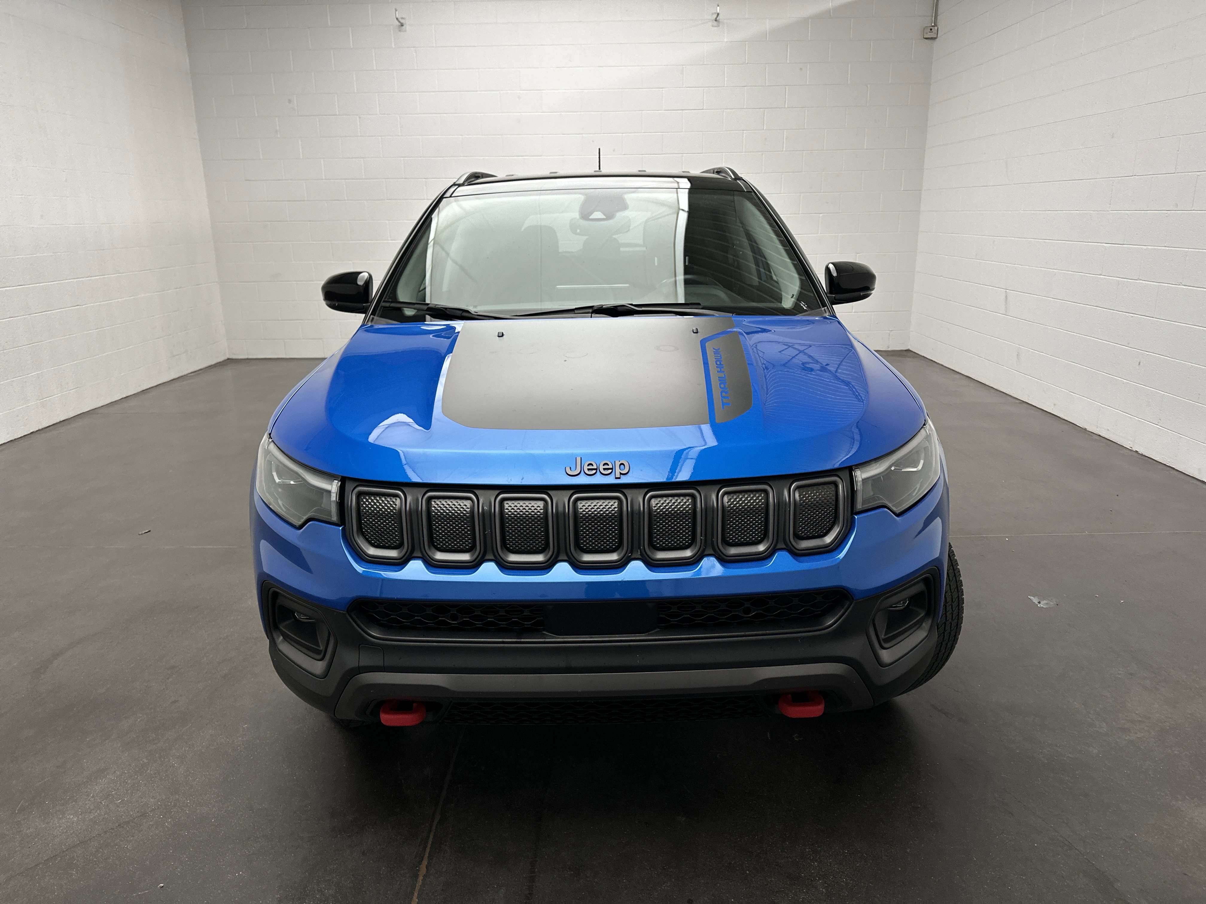 Used 2022 Jeep Compass Trailhawk w/ Trailhawk Elite Group image 3