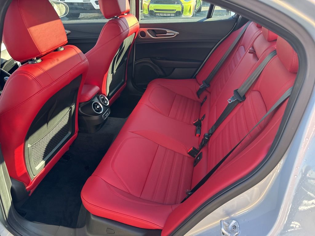 New 2025 Alfa Romeo Giulia AWD image 19