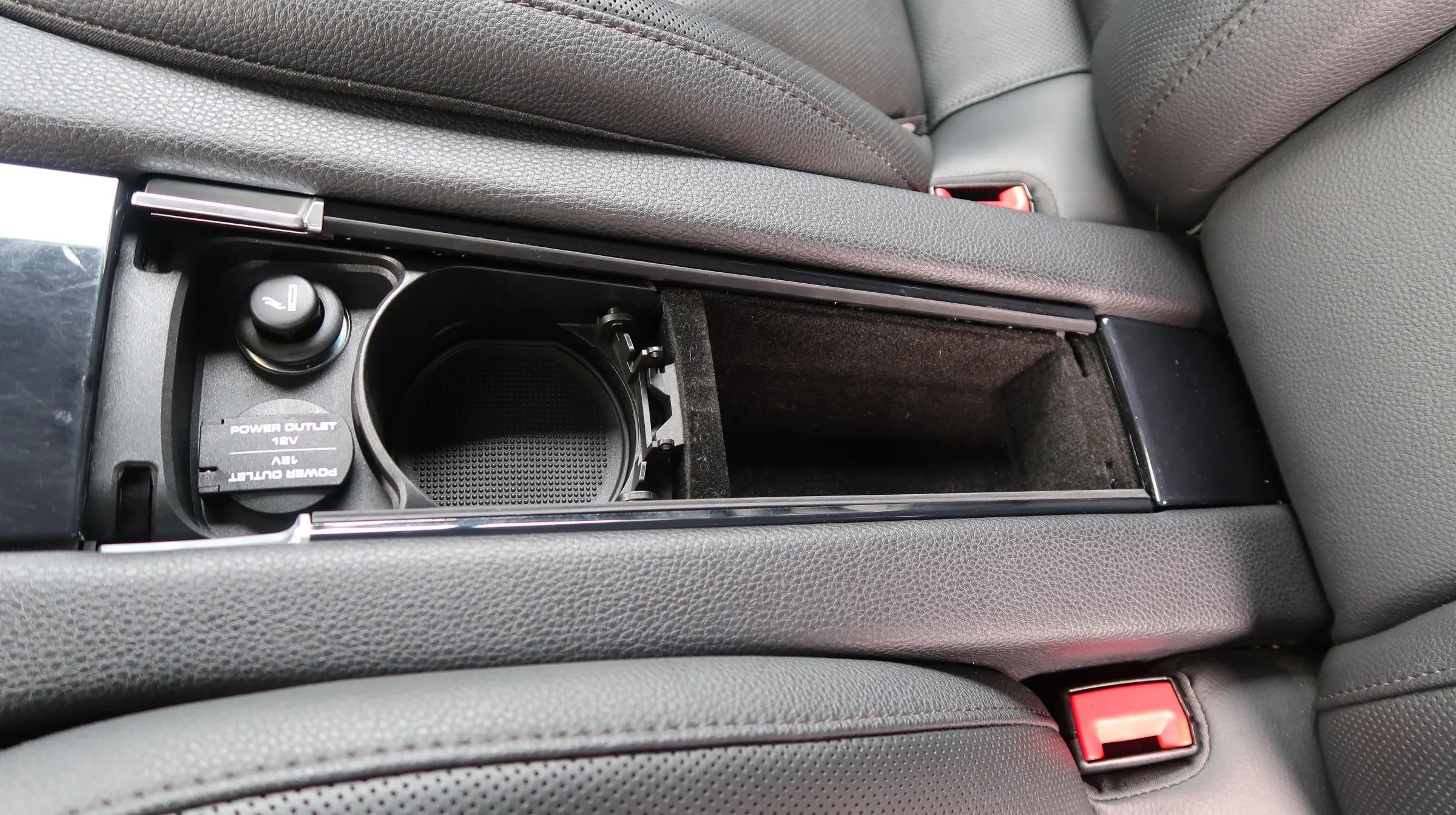 Used 2015 Porsche Panamera S image 48