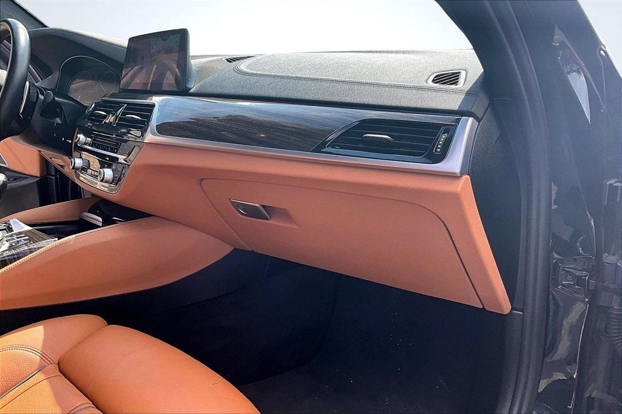 Used 2019 BMW M550i xDrive AWD/4WD image 26