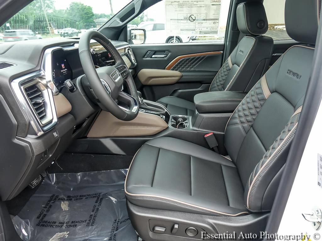 New 2026 GMC Canyon Denali w/ LPO, Black Badging Package AWD/4WD image 10