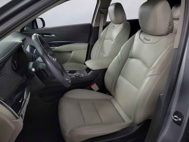 Used 2023 Cadillac XT4 Luxury w/ Cold Weather Package image 14