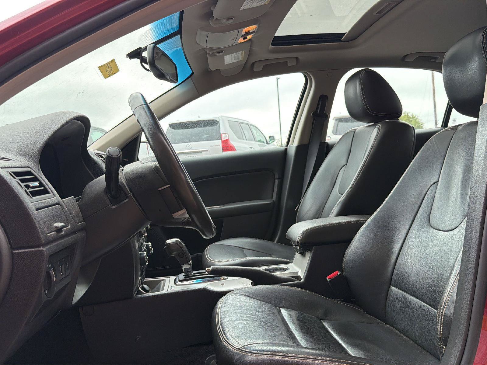 Used 2010 Ford Fusion SEL FWD image 3