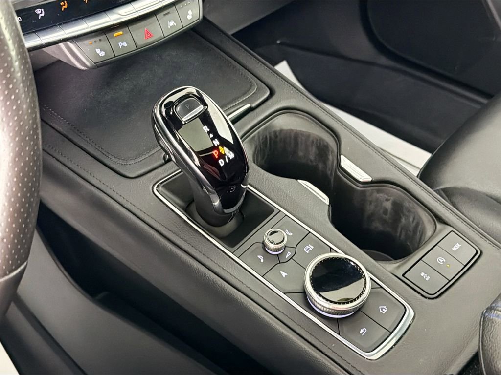 Used 2024 Cadillac XT4 Sport w/ Technology Package image 17