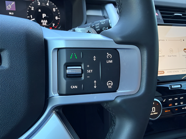 Certified 2025 Land Rover Discovery Dynamic SE AWD/4WD image 20