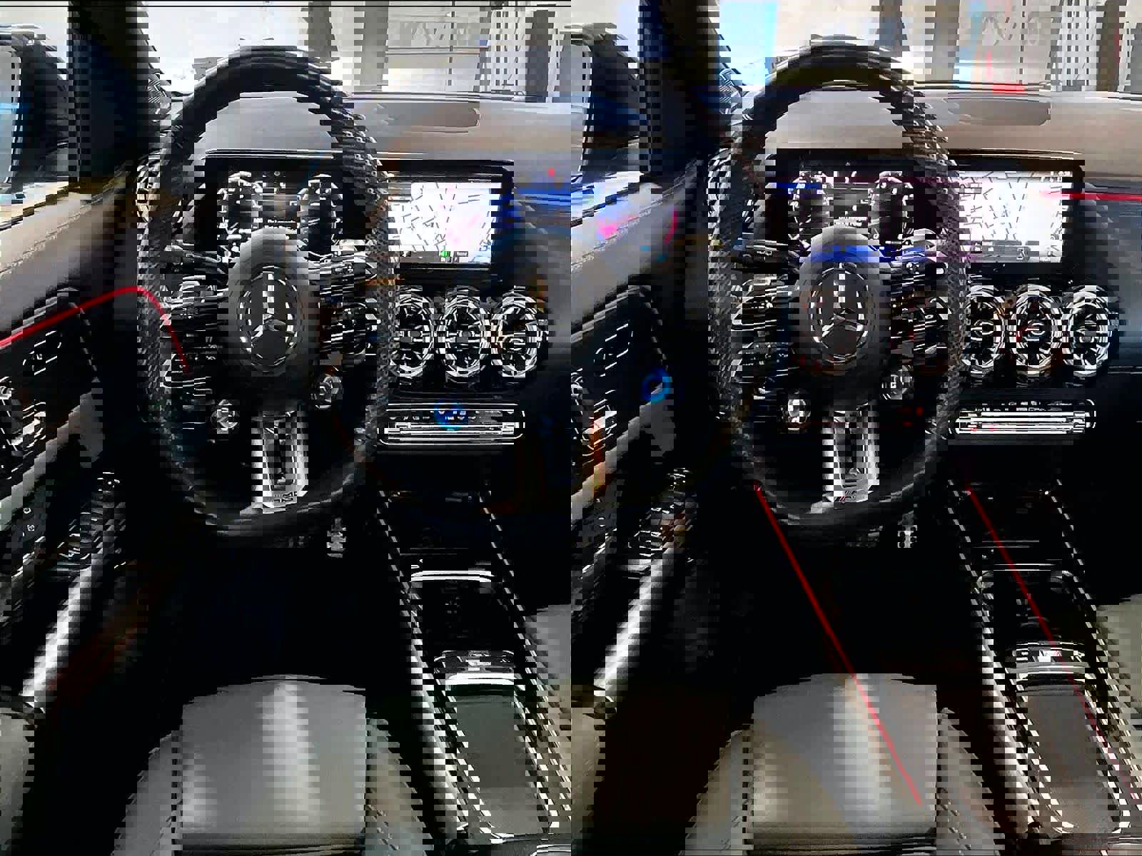 Used 2025 Mercedes-Benz GLA 35 AMG 4MATIC image 17