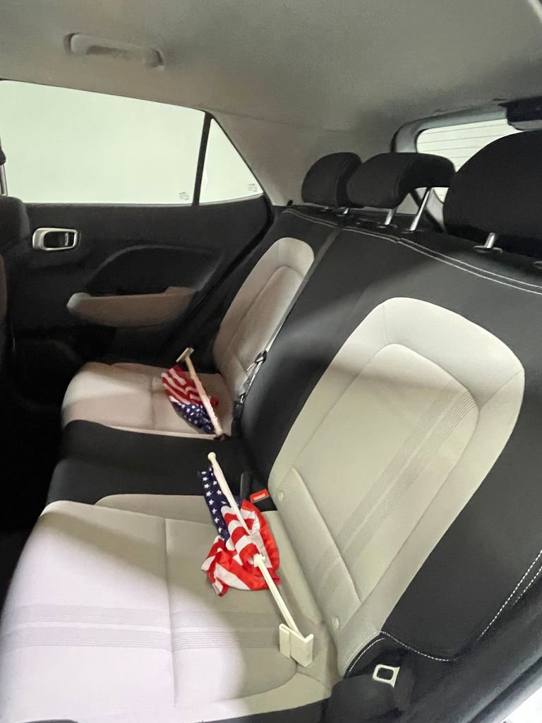 Used 2020 Hyundai Venue SEL image 26