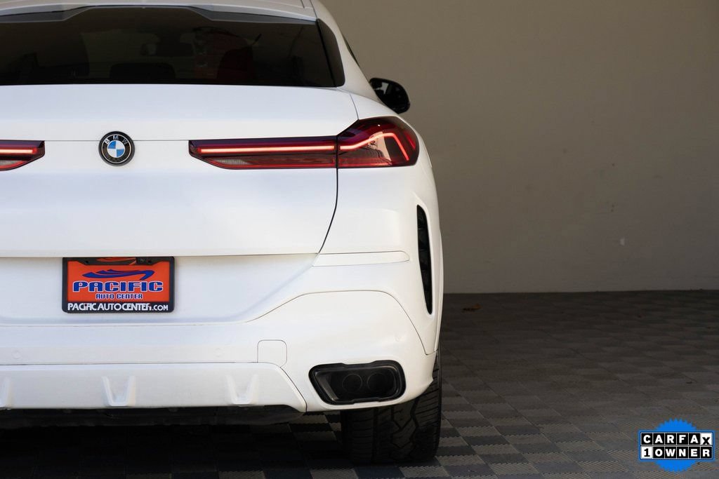 Used 2022 BMW X6 M50i AWD/4WD image 11