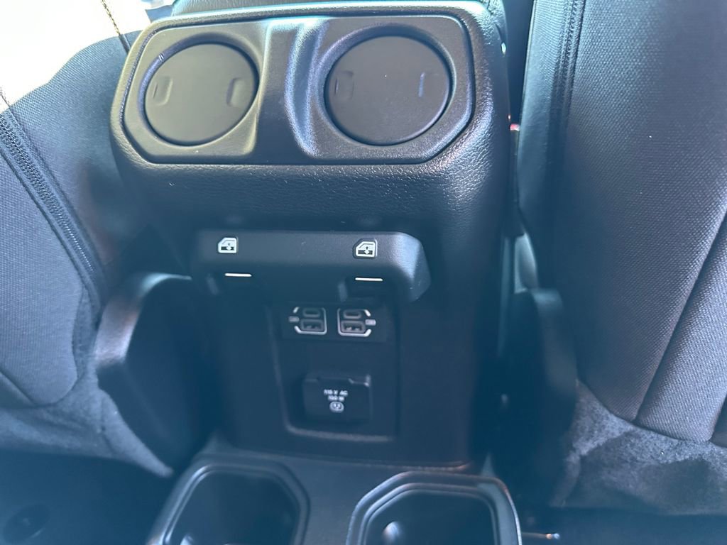 Used 2023 Jeep Wrangler Sahara image 16