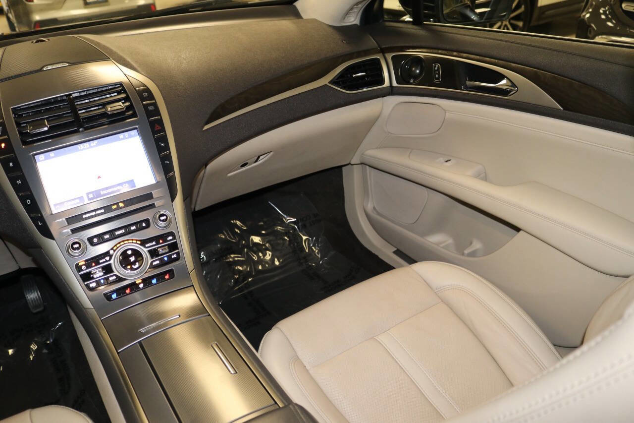 Used 2020 Lincoln MKZ Reserve w/ Elements Package image 16