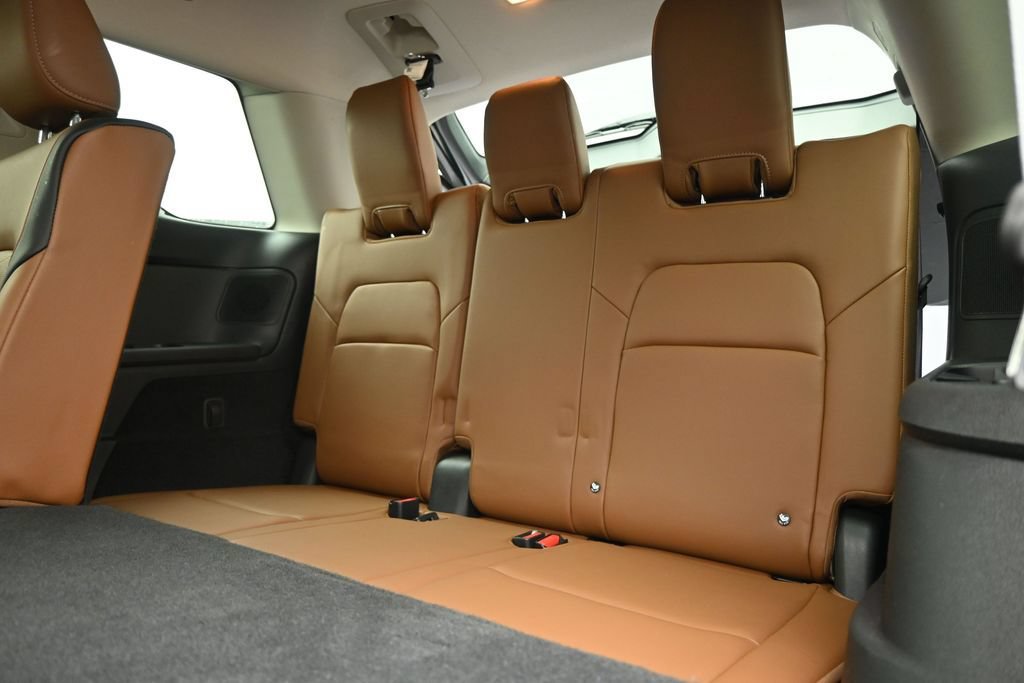 Used 2024 Nissan Pathfinder Platinum w/ Cargo Package FWD image 13