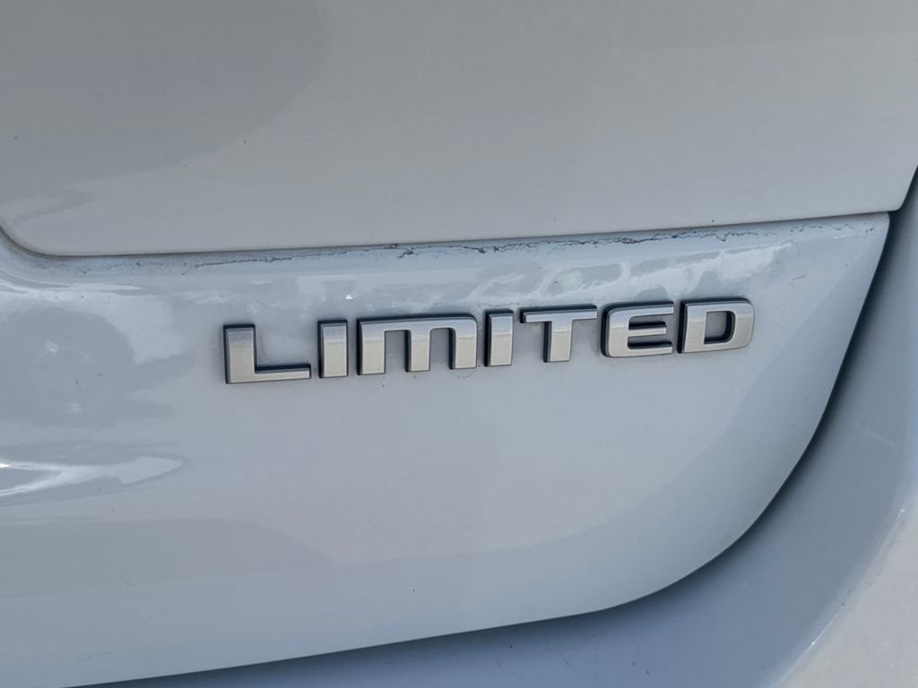 Used 2024 Jeep Grand Cherokee L Limited w/ Luxury Tech Group II image 6