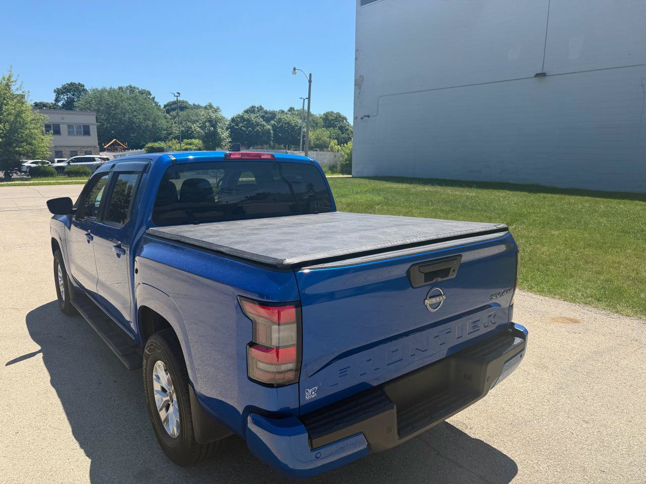 Used 2024 Nissan Frontier SV w/ Technology Package AWD/4WD image 8