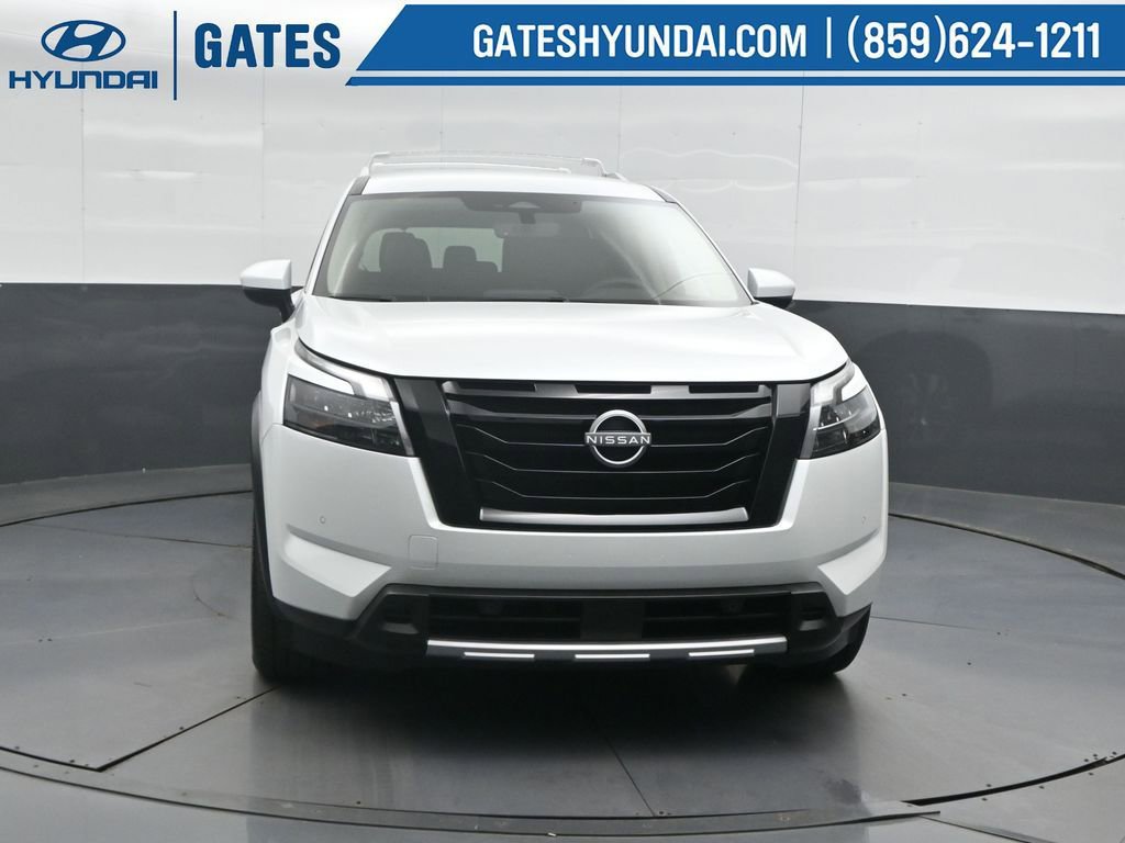 Used 2025 Nissan Pathfinder SL w/ Black Appearance Package AWD/4WD image 5