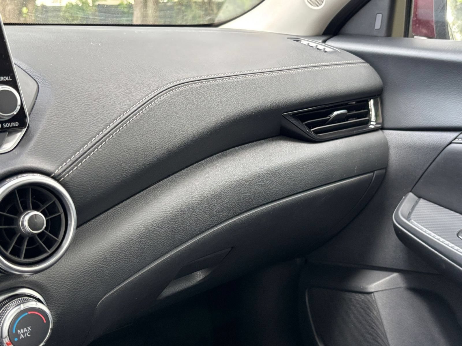 Used 2025 Nissan Sentra SV FWD image 32