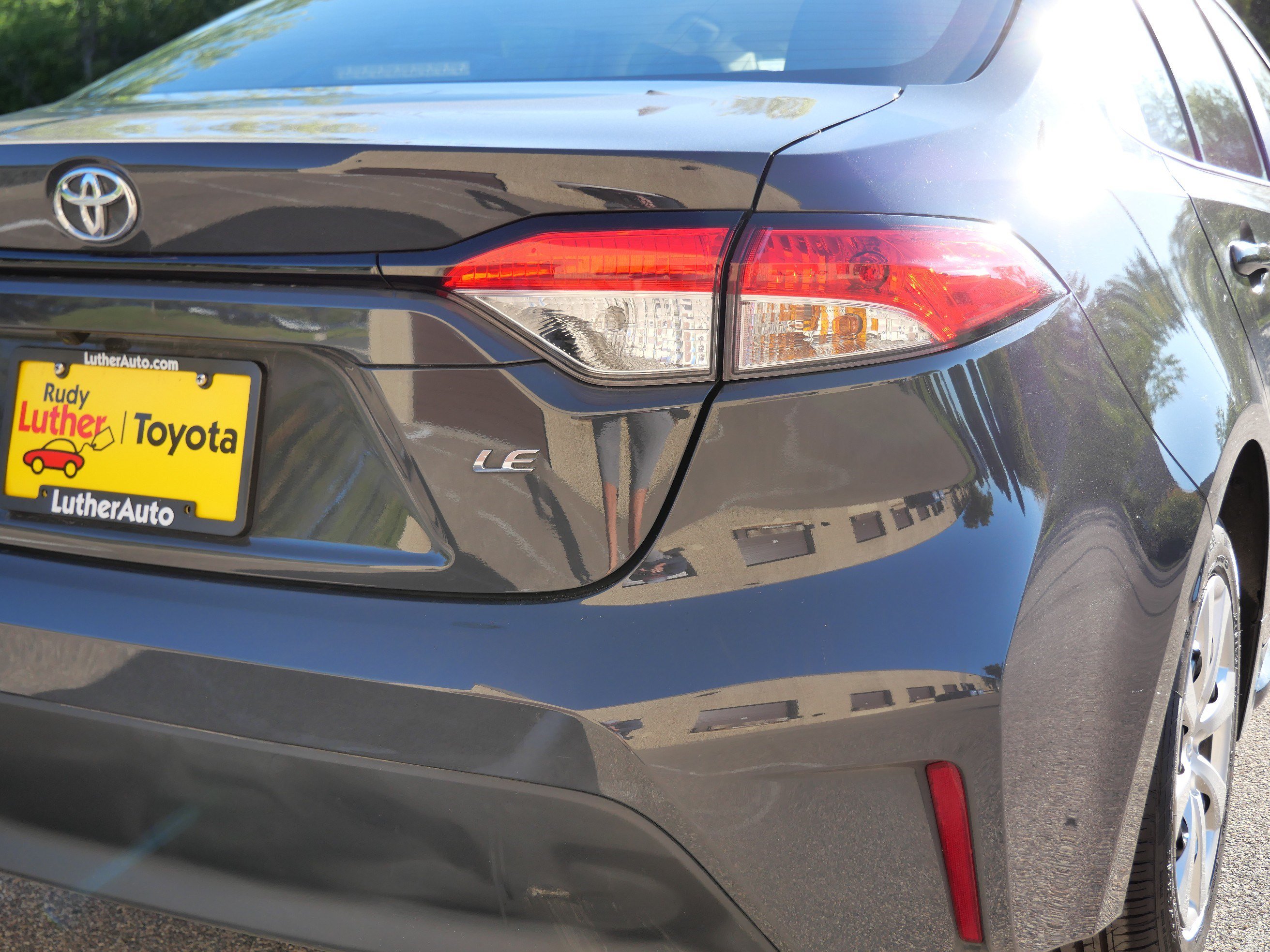 Certified 2025 Toyota Corolla LE FWD image 18