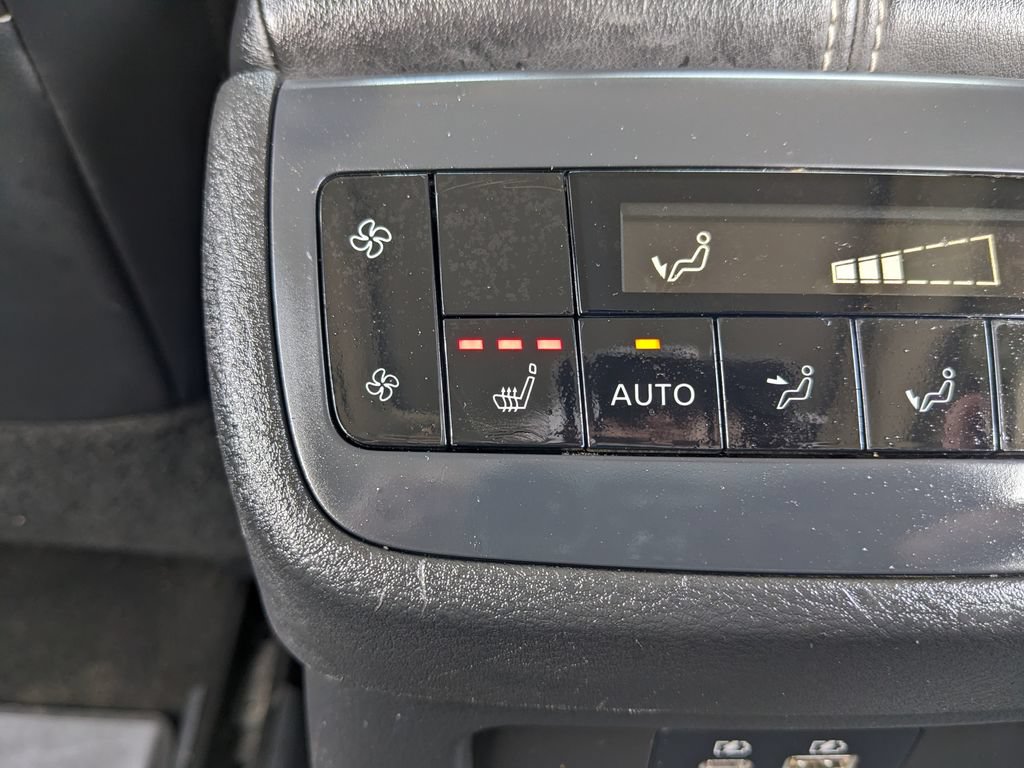 Used 2024 Nissan Pathfinder SL w/ SL Premium Package FWD image 38