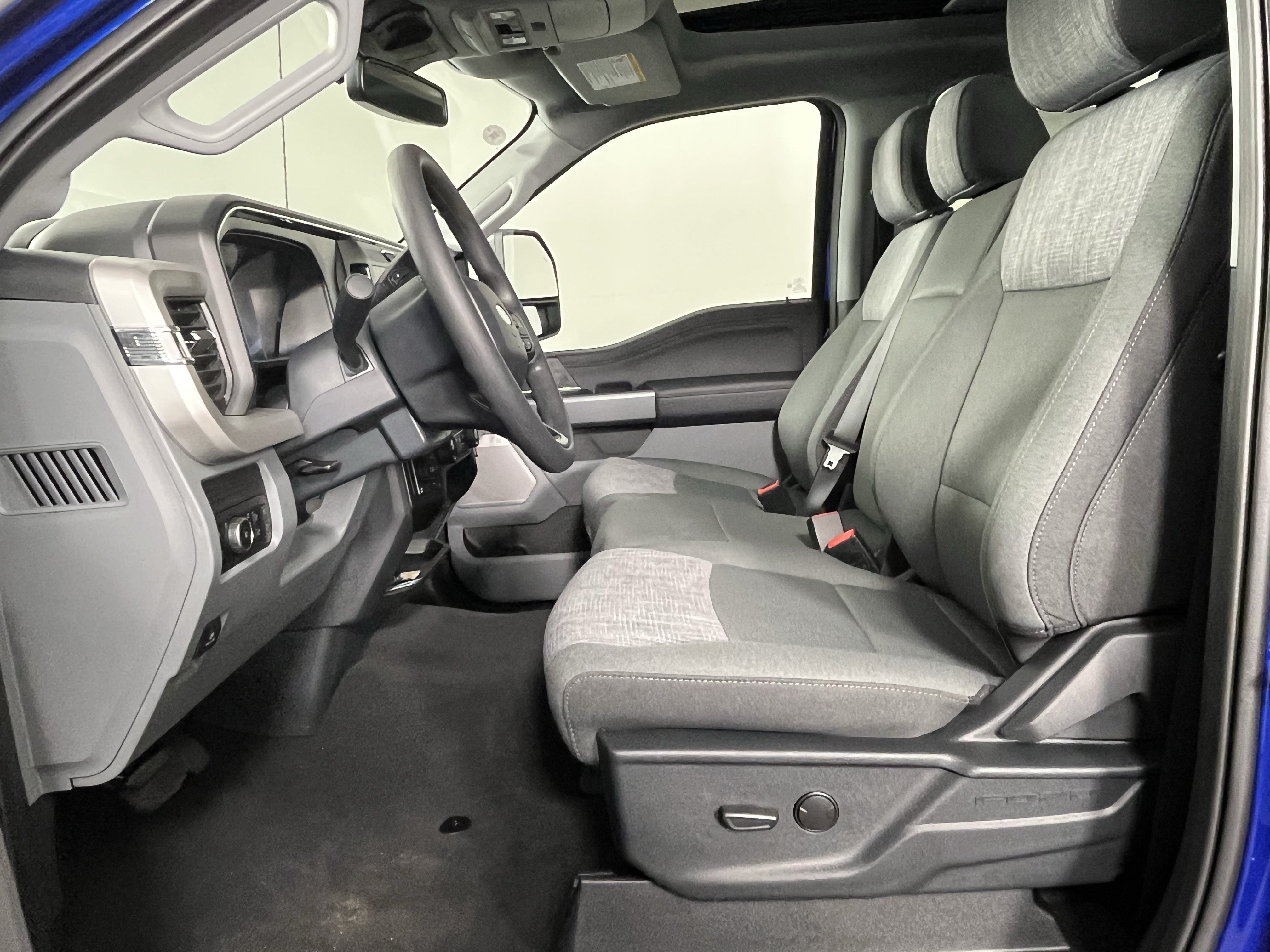 New 2026 Ford F250 XLT w/ XLT Premium Package AWD/4WD image 10
