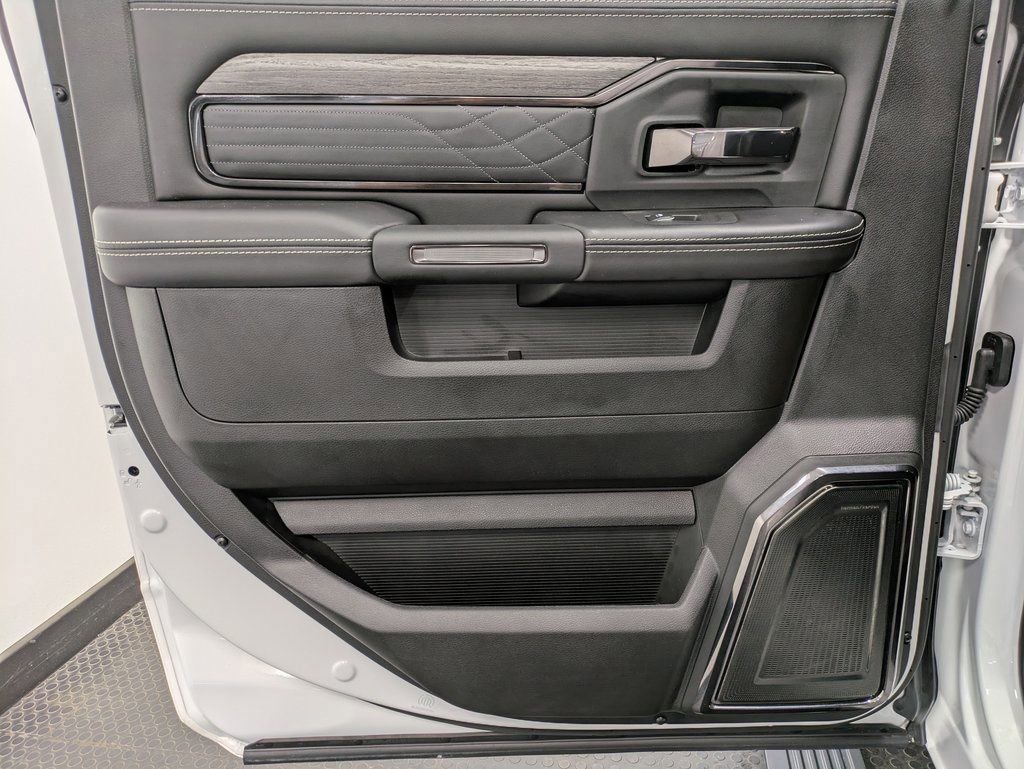 Used 2025 RAM 3500 Limited image 26