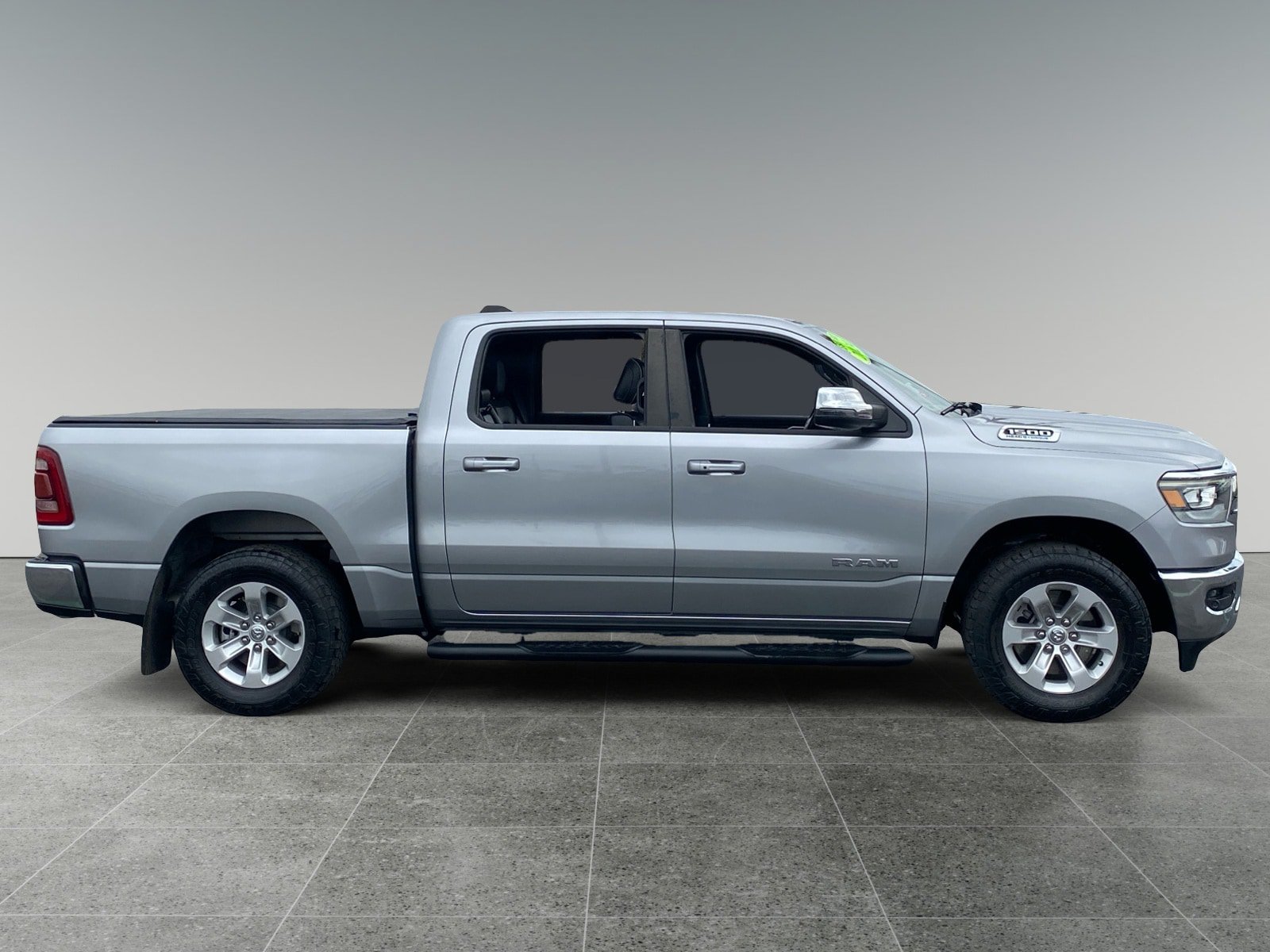 Used 2024 RAM 1500 Laramie AWD/4WD image 6