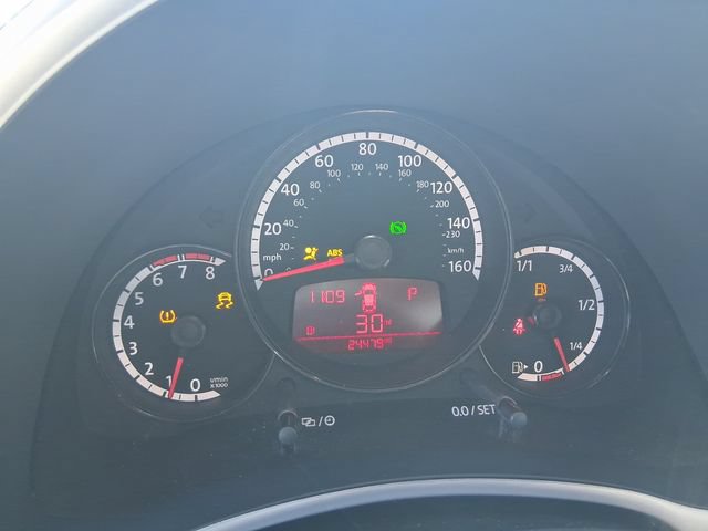 Used 2013 Volkswagen Beetle 2.5 FWD image 14