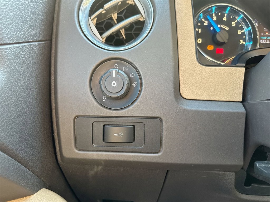 Used 2013 Ford F150 XLT w/ Luxury Equipment Group image 16