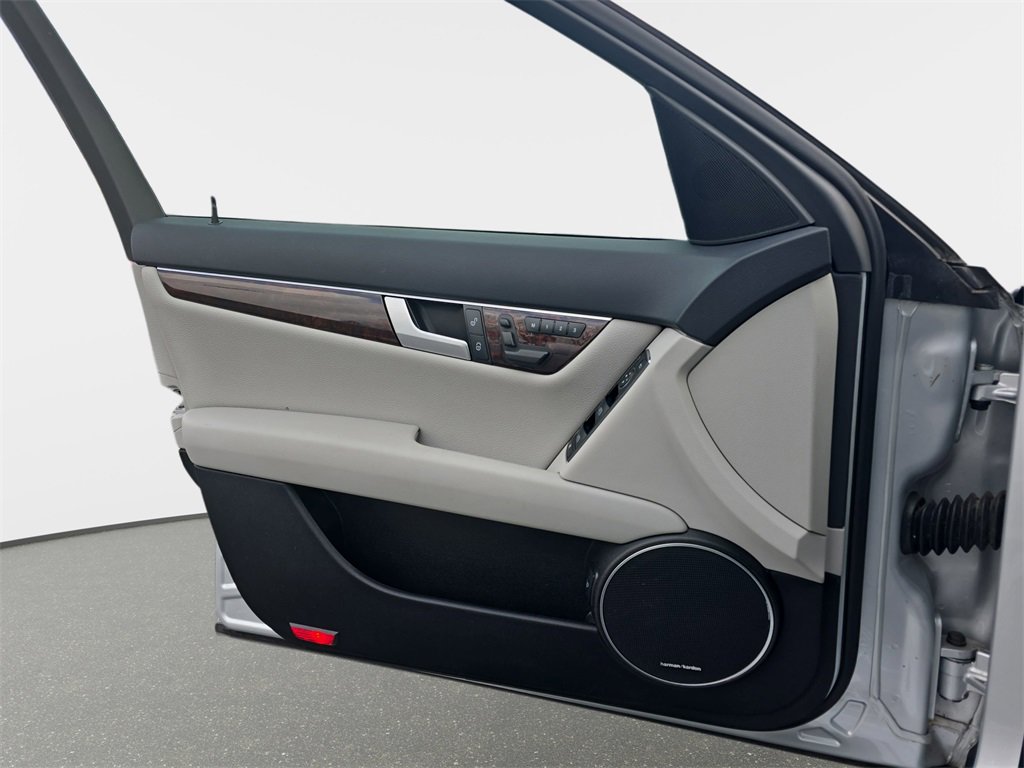 Used 2013 Mercedes-Benz C 250 Sedan image 26