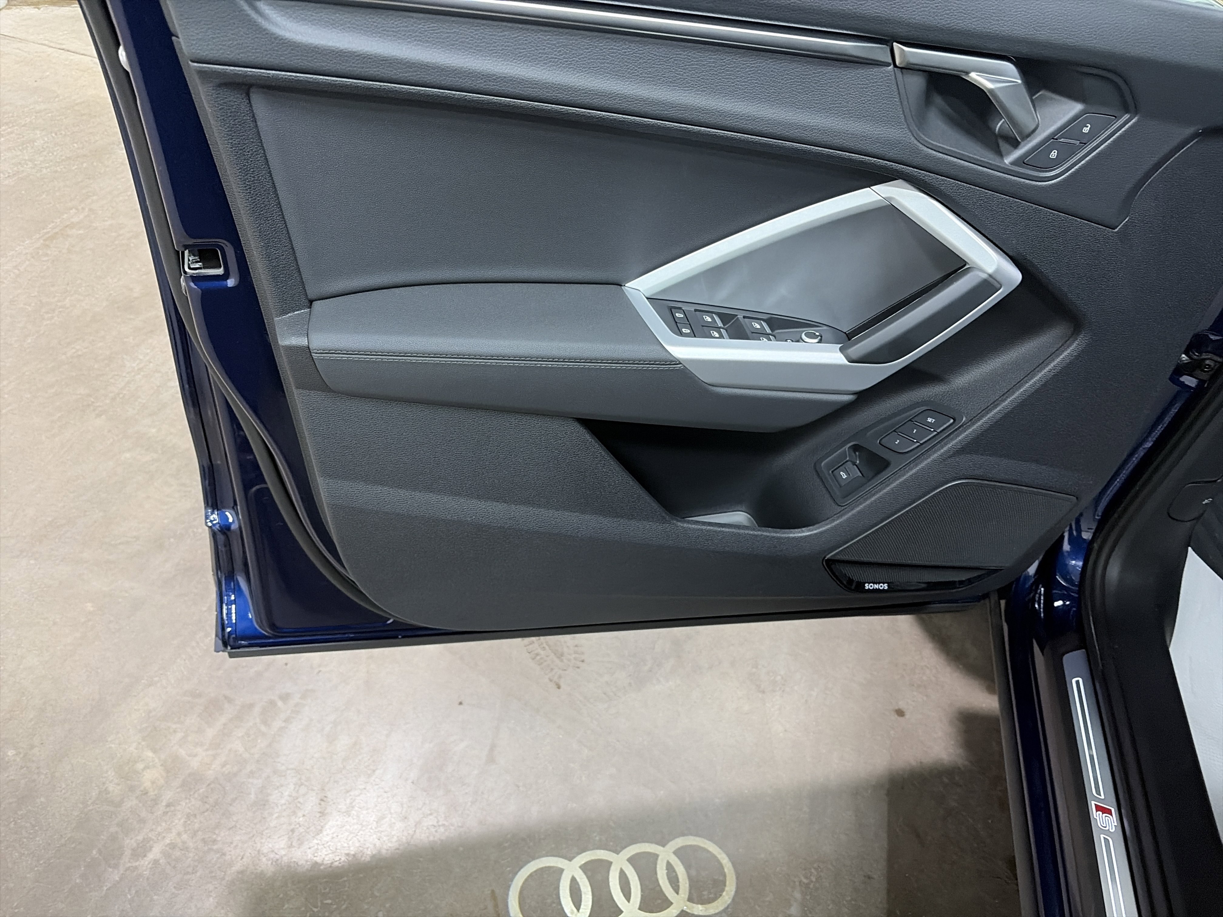 Certified 2025 Audi Q3 2.0T Premium w/ Convenience Plus Package image 15