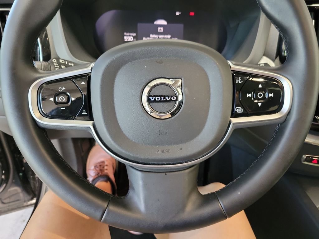 Used 2025 Volvo XC60 B5 Plus image 60