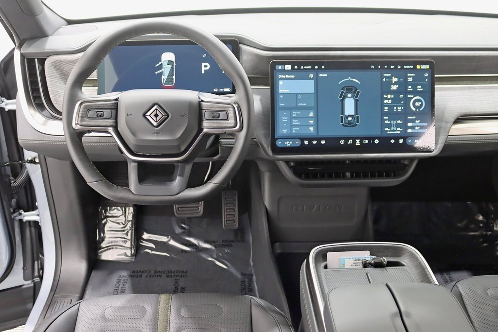 Used 2025 Rivian R1S Adventure image 13