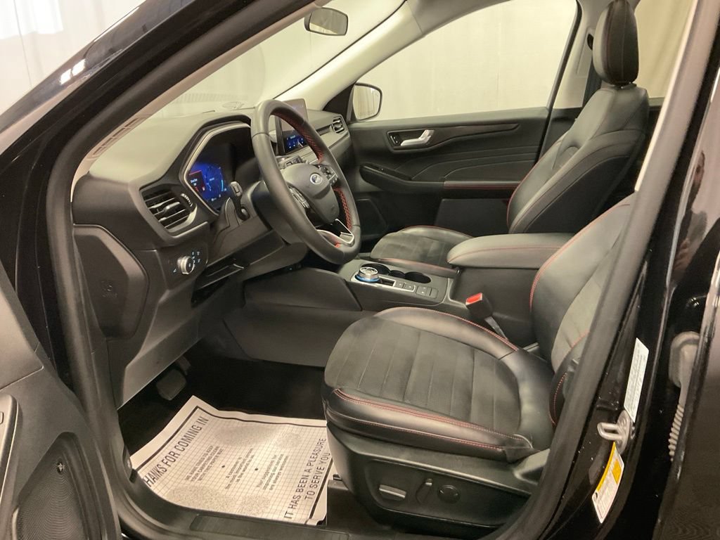 Used 2022 Ford Escape SEL w/ SEL Stealth AWD Package image 4