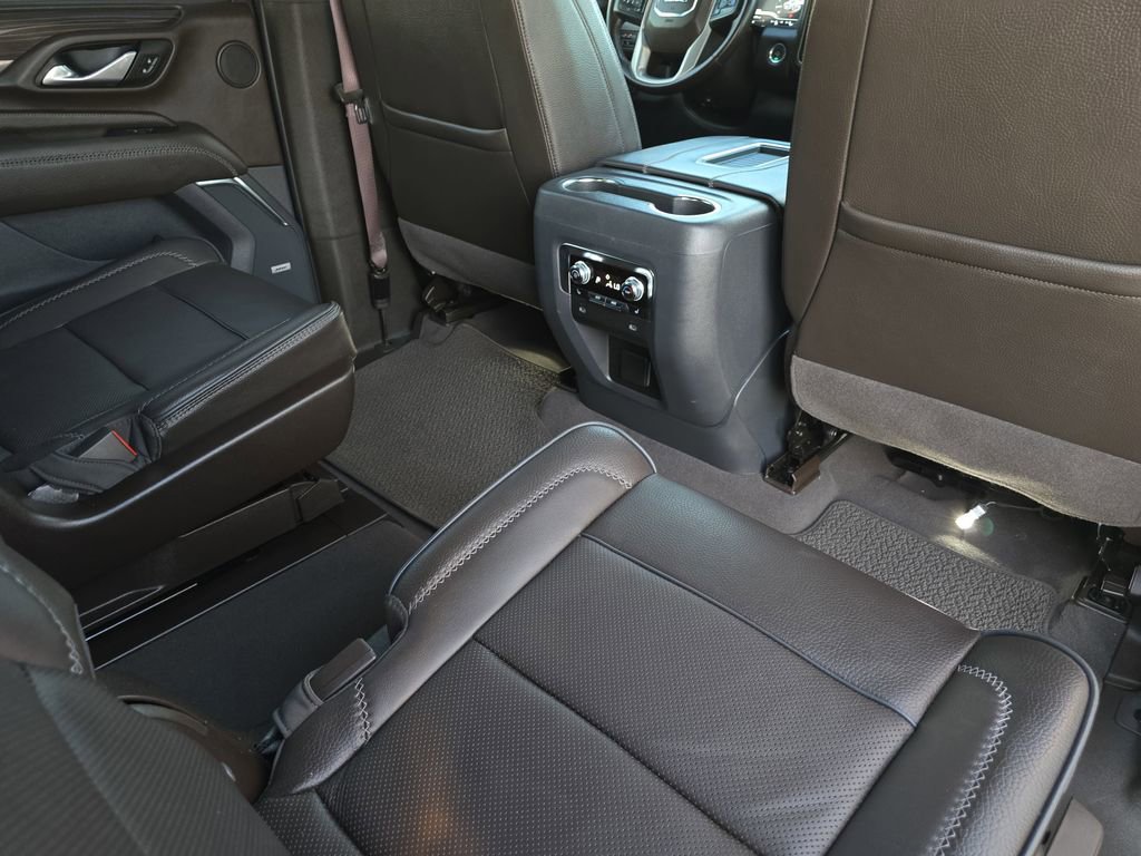 Used 2024 GMC Yukon Denali image 11