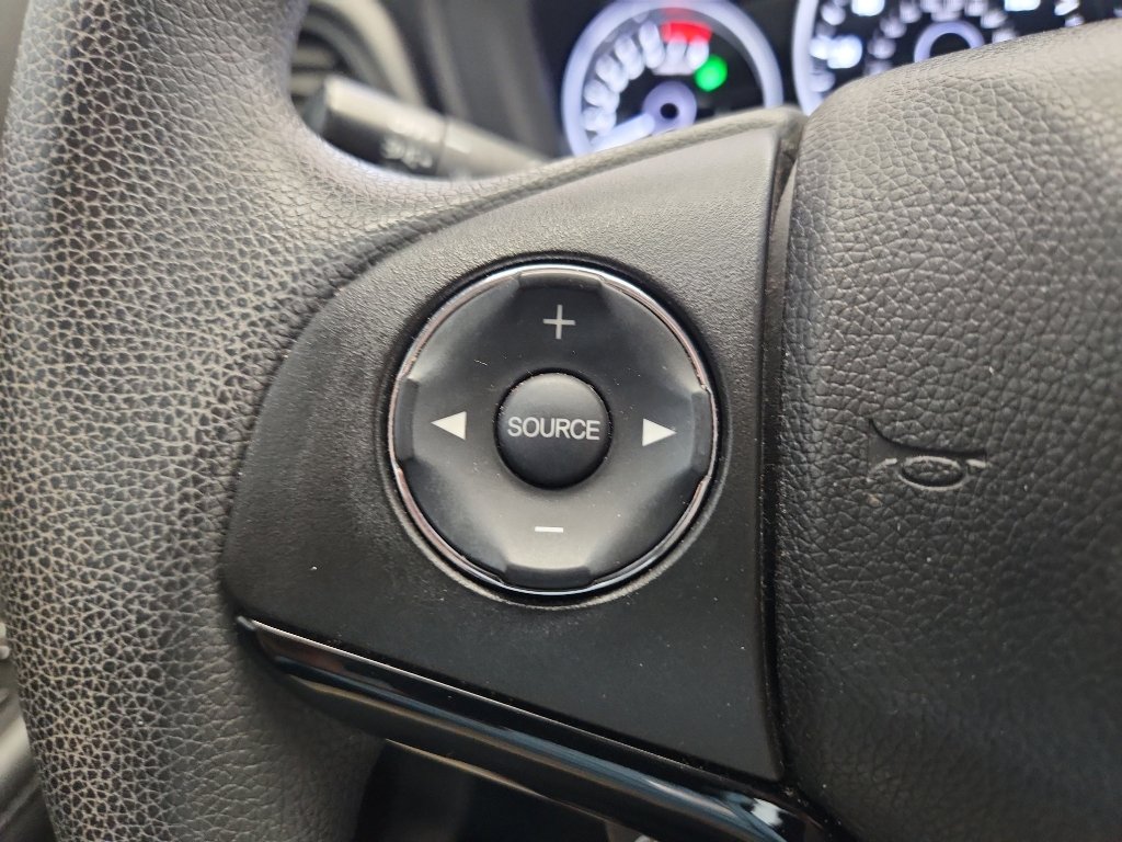 Used 2018 Honda HR-V LX image 11