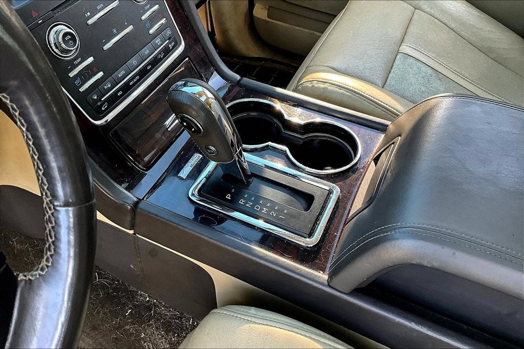 Used 2015 Lincoln Navigator 4WD w/ Equipment Group 101A Reserve image 16