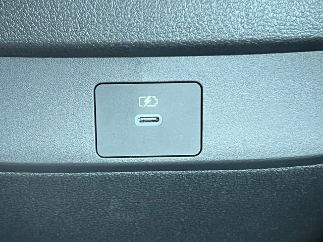 New 2026 Nissan Sentra SR FWD image 32